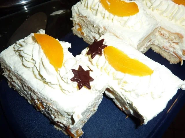Torten: Pfirsich-Sahneschnitten - Rezept