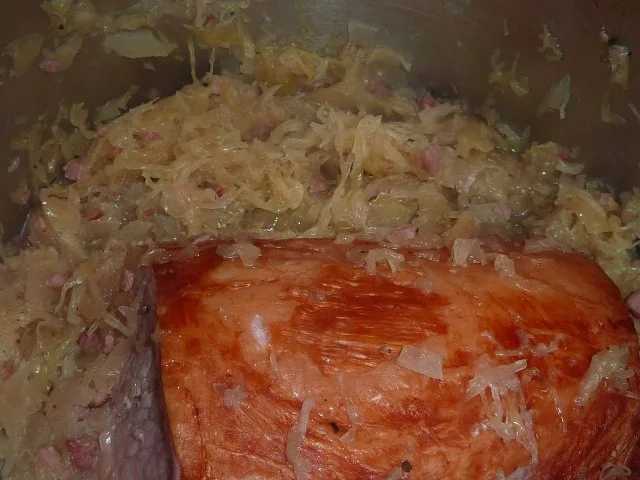 Rezept: FL/Schwein: Sauerkraut mit Kasseler Bild Nr. 3 FL/Schwein: Sauerkraut mit Kasseler - Rezept - Bild Nr. 3