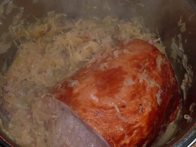 Rezept: FL/Schwein: Sauerkraut mit Kasseler Bild Nr. 2 FL/Schwein: Sauerkraut mit Kasseler - Rezept - Bild Nr. 2