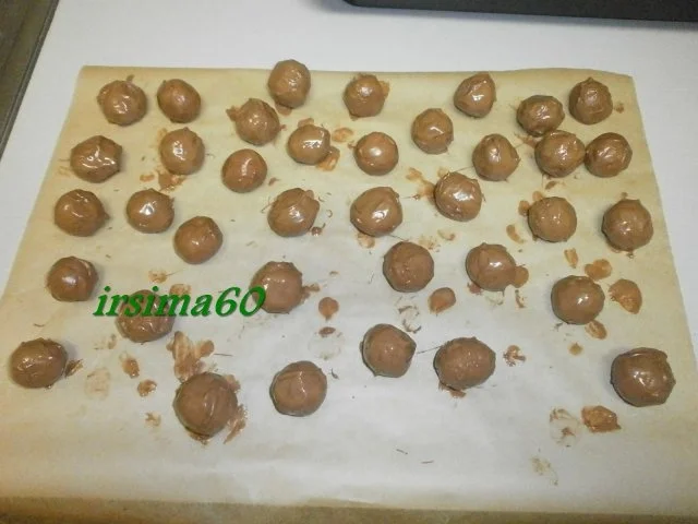 Rezept: Himbeer- Trüffel Bild Nr. 6 Himbeer- Trüffel - Rezept - Bild Nr. 6