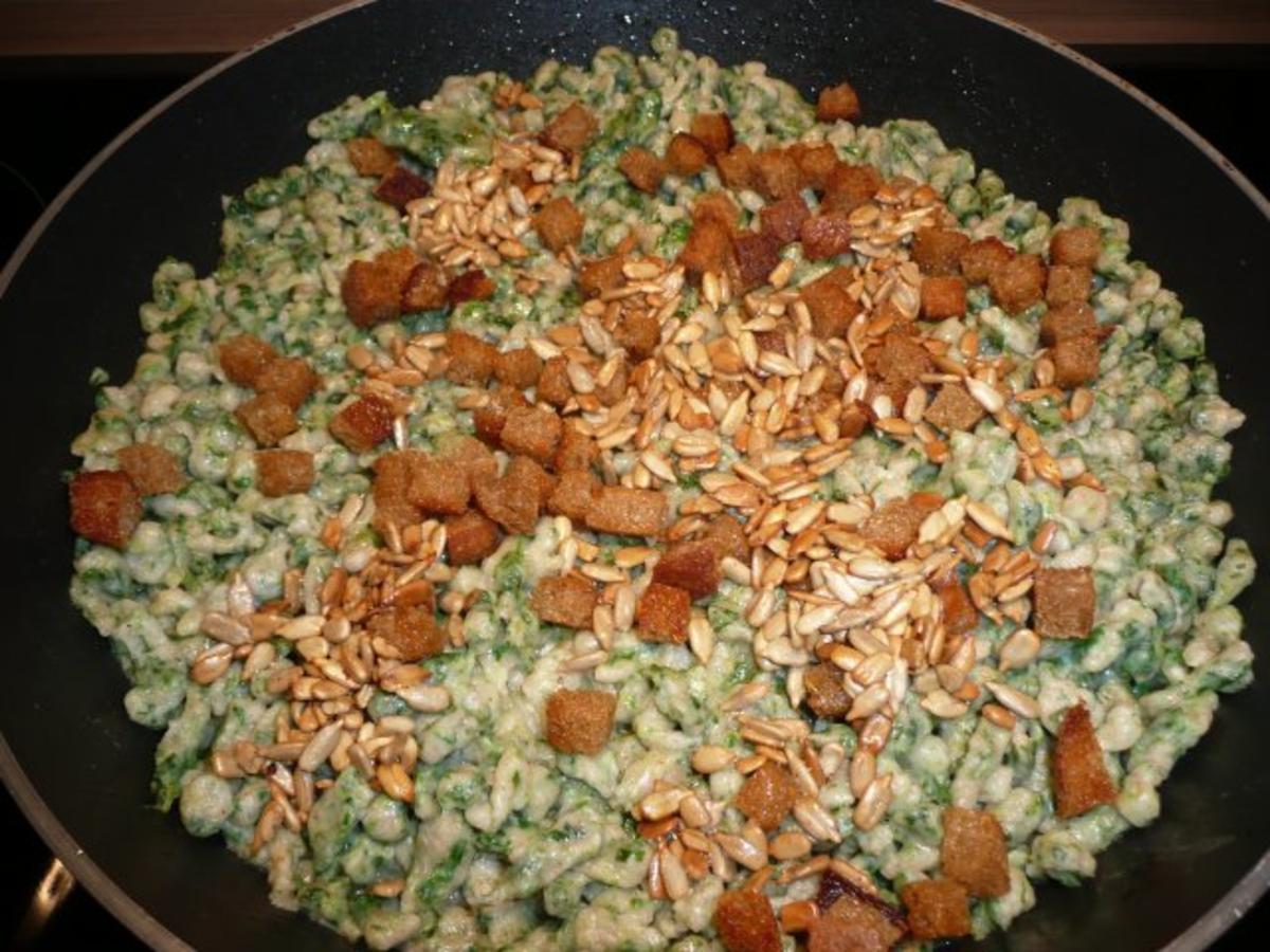 Spinat Spätzle mit Mirabellenkompott - einfach - 61 kcal/100g