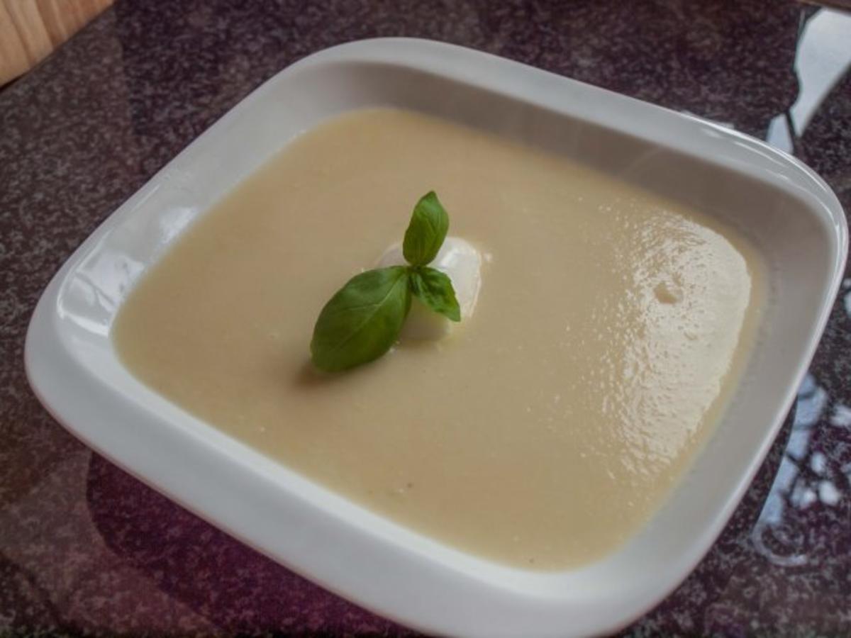 Suppenküche: Kohlrabi-Knoblauch-Suppe - Rezept