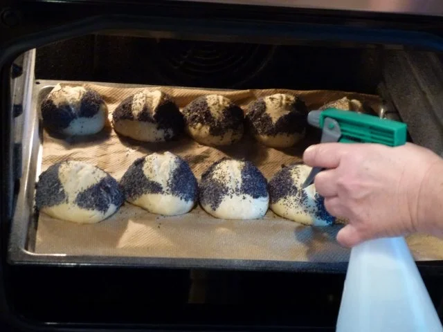 Rezept: Mohnbrötchen Bild Nr. 11 Mohnbrötchen - Rezept - Bild Nr. 11