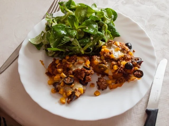 Röstiecken unter Hack-Olivendecke - Rezept