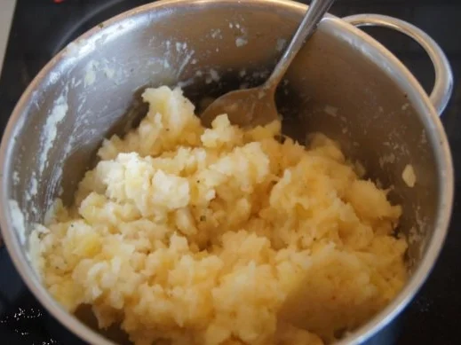 Rezept: Minutensteaks mit Kartoffelpufferpanade, Selleriepüree und Tatarska omacka Bild Nr. 11 Minutensteaks mit Kartoffelpufferpanade, Selleriepüree und Tatarska omacka - Rezept - Bild Nr. 11