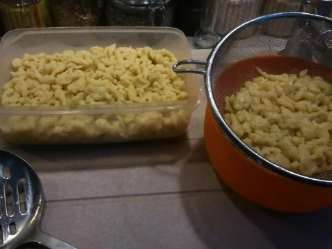 Gelbe Dinkel-Knöpfle mit  Hartweizengrieß - Rezept - Bild Nr. 3