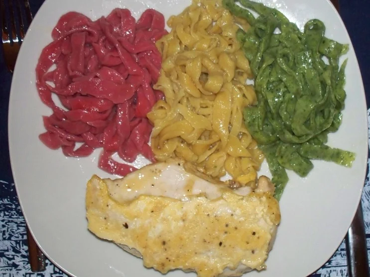 Dreifarbige Nudeln - Rezept - Bild Nr. 291