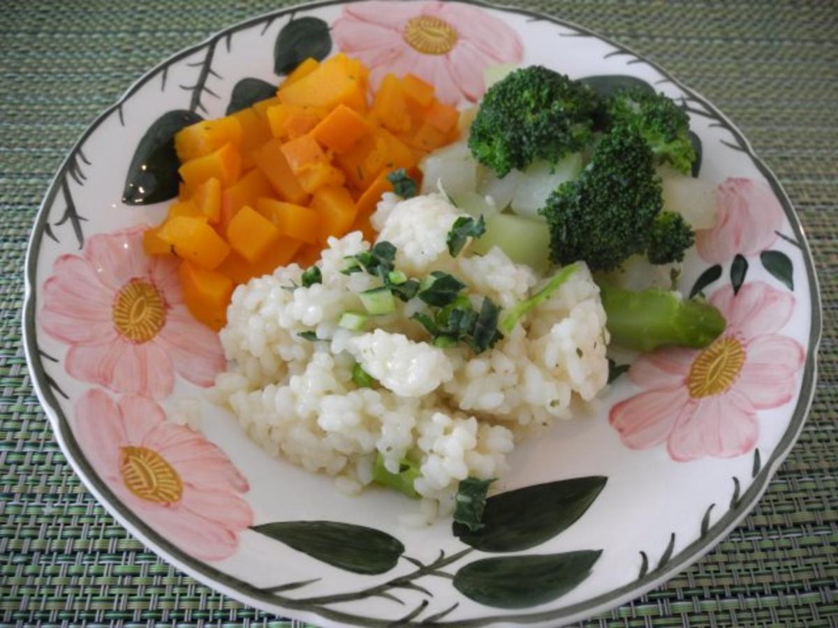 Reis mit gewürfeltem Kürbis, dazu Kohlrabi und Broccoli - Rezept