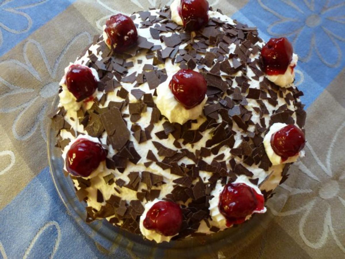 Kleine Schwarzwälder Torte - Rezept mit Bild - kochbar.de