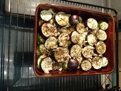 backofenauberginen-zucchini mit knobicreme und lammhackbällchen - Rezept - Bild Nr. 5