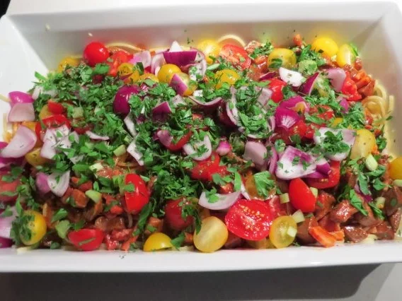 Spaghetti Bolognese mit Leber und frischen Tomaten - Rezept