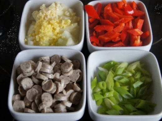 Asia-Wok mit Nürnberger Rostbratwürstchen - Rezept - Bild Nr. 3