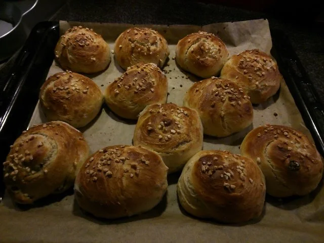 Rezept: Süße Hefebrötchen mit Nüssen und Sultaninen... Bild Nr. 4 Süße Hefebrötchen mit Nüssen und Sultaninen... - Rezept - Bild Nr. 4