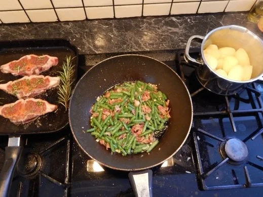 Lammkoteletts mit Bohnen und Speck - Rezept - Bild Nr. 2