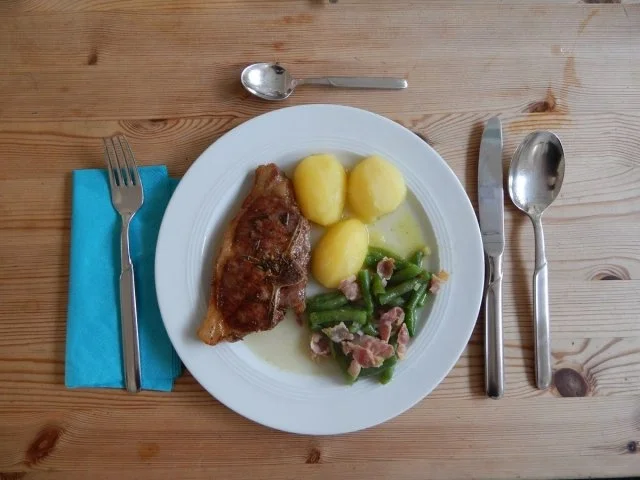 Lammkoteletts mit Bohnen und Speck - Rezept - Bild Nr. 3