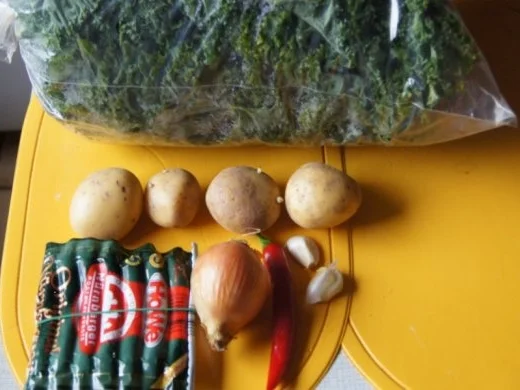 Rezept: Grünkohleintopf mit Nürnberger Rostbratwürstchen Bild Nr. 2 Grünkohleintopf mit Nürnberger Rostbratwürstchen - Rezept - Bild Nr. 2