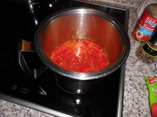 Rezept: Paprikaschaumsüppchen mit Parmesan>> Bild Nr. 3 Paprikaschaumsüppchen mit Parmesan>> - Rezept - Bild Nr. 3