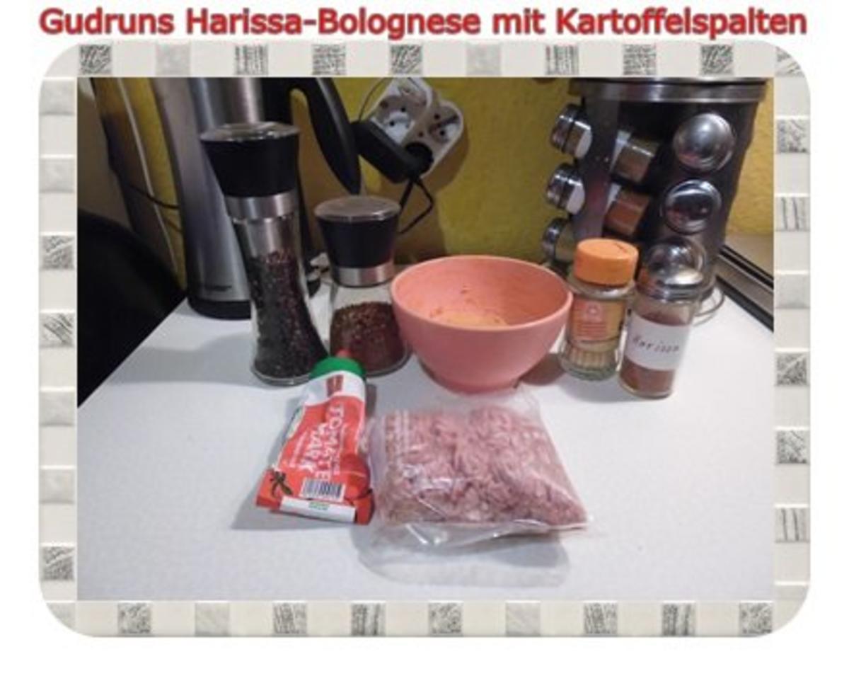 Hackfleisch: Harissa-Bolognese mit Kartoffelspalten - Rezept - Bild Nr. 2