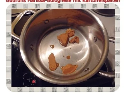 Hackfleisch: Harissa-Bolognese mit Kartoffelspalten - Rezept - Bild Nr. 3