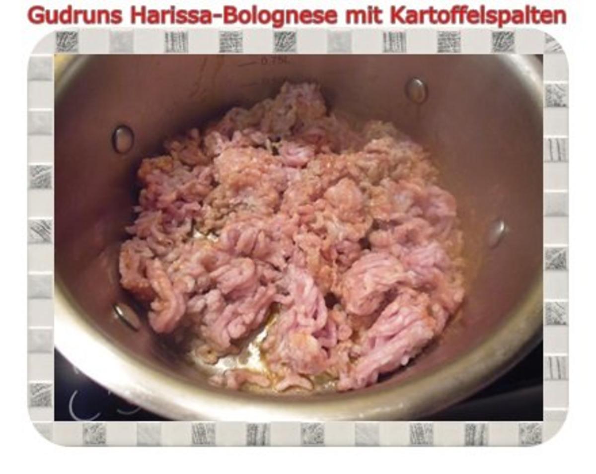 Hackfleisch: Harissa-Bolognese mit Kartoffelspalten - Rezept - Bild Nr. 4