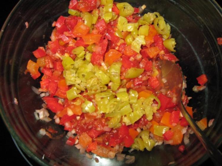 Acili Ezme türkische Beilage zu kurzgebratenem Fleisch - schnell ...