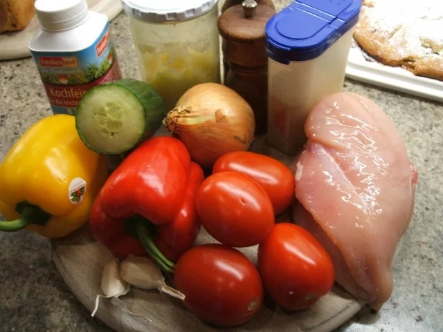 Geflügel: Hähnchen-Geschnetzeltes in Schmorgemüse mit Kräuter-Butter-Reis - Rezept - Bild Nr. 2