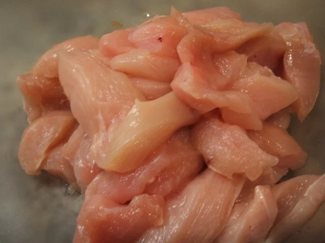 Geflügel: Hähnchen-Geschnetzeltes in Schmorgemüse mit Kräuter-Butter-Reis - Rezept - Bild Nr. 3