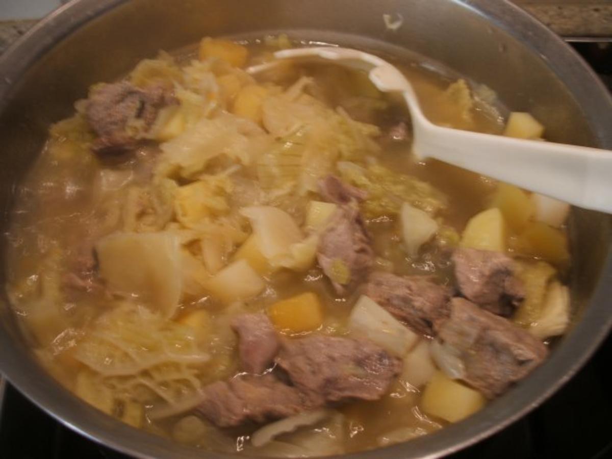 Suppen: WWW - Weißkohl, Wirsing, Wruken mit Lammfleisch - Rezept - Bild Nr. 7