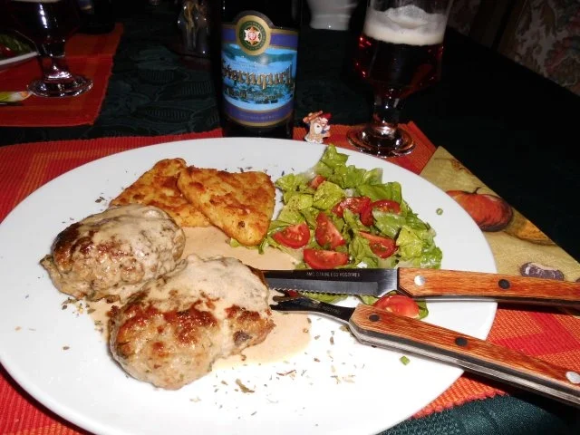 Rezept: Käsebuletten mit Röstiecken>> Käsebuletten mit Röstiecken>> - Rezept