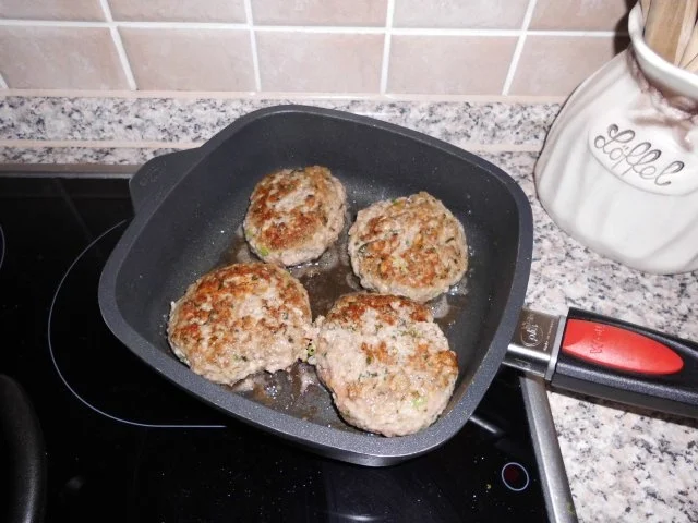 Rezept: Käsebuletten mit Röstiecken>> Bild Nr. 6 Käsebuletten mit Röstiecken>> - Rezept - Bild Nr. 6