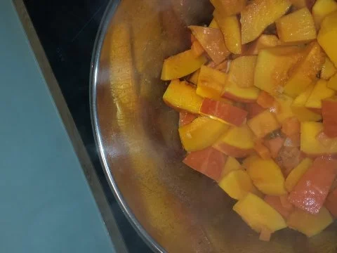 Rezept: Kürbissuppe nach indischer Art Bild Nr. 2 Kürbissuppe nach indischer Art - Rezept - Bild Nr. 2