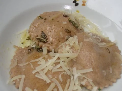 TORTELLI MIT SPINAT UND RICOTTA - Rezept