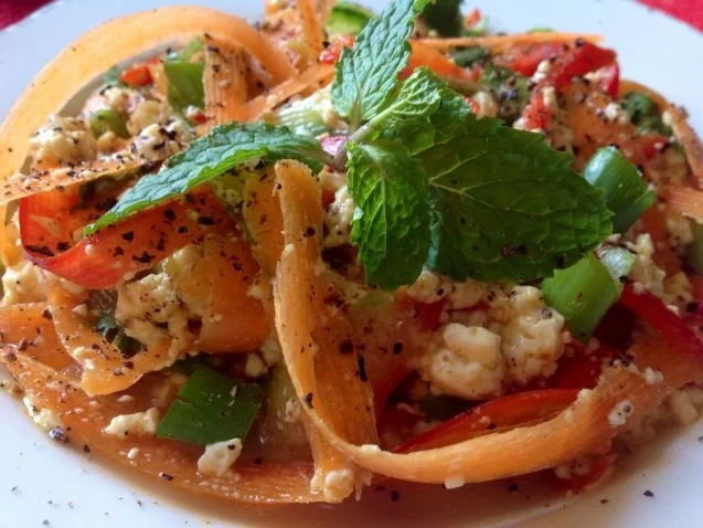 Rezept: asiatischer Rohkostsalat mit Seidentofu asiatischer Rohkostsalat mit Seidentofu - Rezept