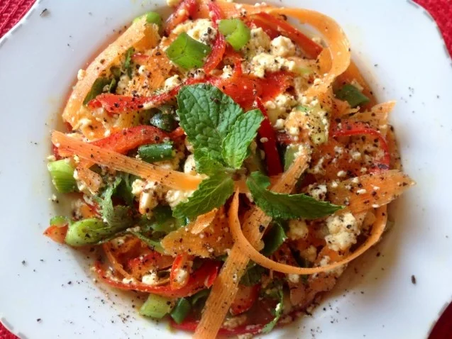 Rezept: asiatischer Rohkostsalat mit Seidentofu Bild Nr. 3 asiatischer Rohkostsalat mit Seidentofu - Rezept - Bild Nr. 3