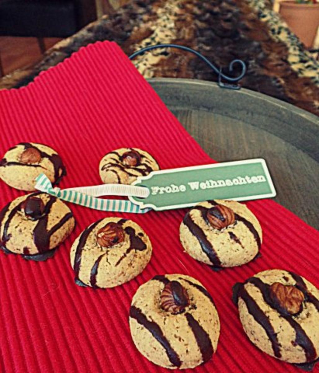 Weihnachtsplätzchen: Haselnuss-Bällchen - Rezept - kochbar.de