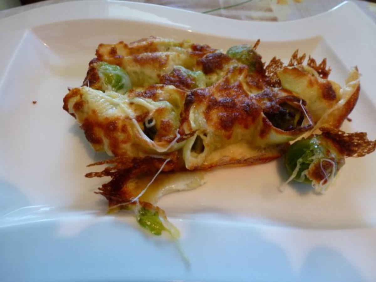 Conchiglioni gefüllt mit würzigem Rosenkohl und mit Käse überbacken - Rezept - Bild Nr. 3
