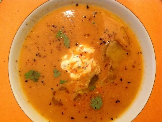 Rezept: Rote Linsensuppe mit Creme fraîche Rote Linsensuppe mit Creme fraîche - Rezept