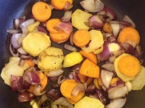 Rezept: Rote Linsensuppe mit Creme fraîche Bild Nr. 5 Rote Linsensuppe mit Creme fraîche - Rezept - Bild Nr. 5