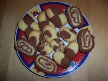 Rezept: Schwarz-Weiß-Gebäck Schwarz-Weiß-Gebäck - Rezept