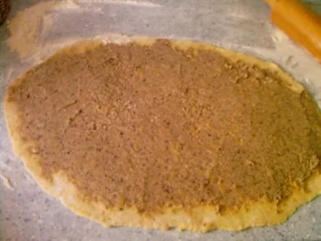 Hefekranz mit Marzipan- Nussfüllung - Rezept