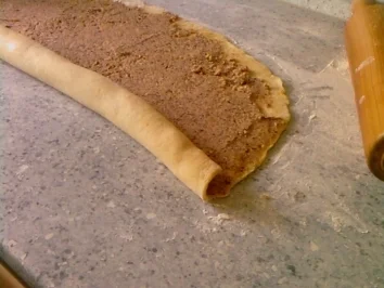 Hefekranz mit Marzipan- Nussfüllung - Rezept