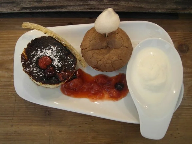 "Sister Act" - Schokokuchen mit flüssiger Füllung und einem kalten Grießquarkkuchen - Rezept