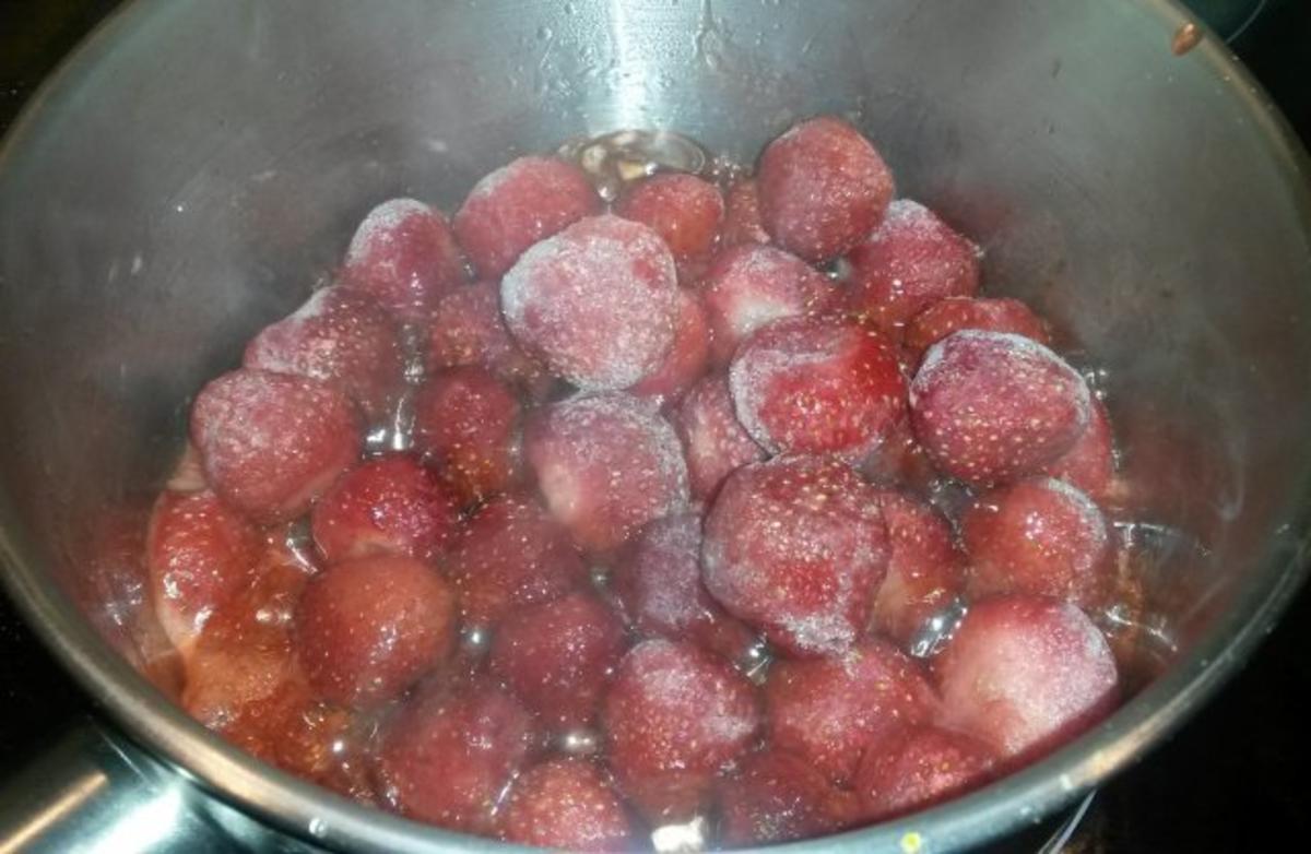 Quarkdessert mit Erdbeeren & Schokoküssen - Rezept - Bild Nr. 4