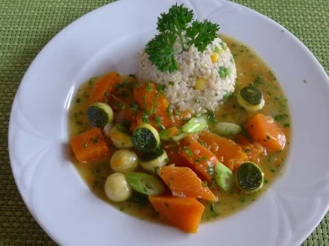 Geschwenktes Gemüse an gemischtem Reis - Rezept - Bild Nr. 2