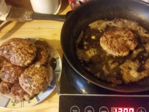 Rezept: Frikadelle im Teigmantel Bild Nr. 3 Frikadelle im Teigmantel - Rezept - Bild Nr. 3