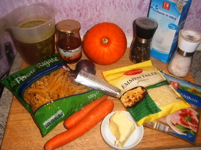 Rezept: Kürbis-Nudel-Auflauf Bild Nr. 2 Kürbis-Nudel-Auflauf - Rezept - Bild Nr. 2