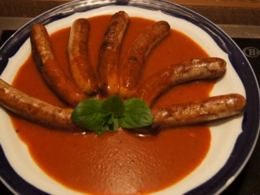 Rezept: Nürnberger Rostbratwürstchen als Currywurst Nürnberger Rostbratwürstchen als Currywurst - Rezept