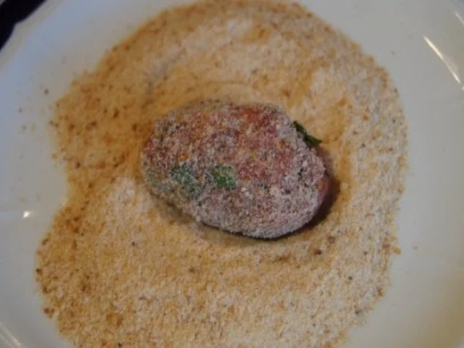 Köfte mit Paprikasauce und Jogurt - Rezept - Bild Nr. 7