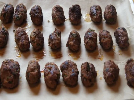 Köfte mit Paprikasauce und Jogurt - Rezept - Bild Nr. 9