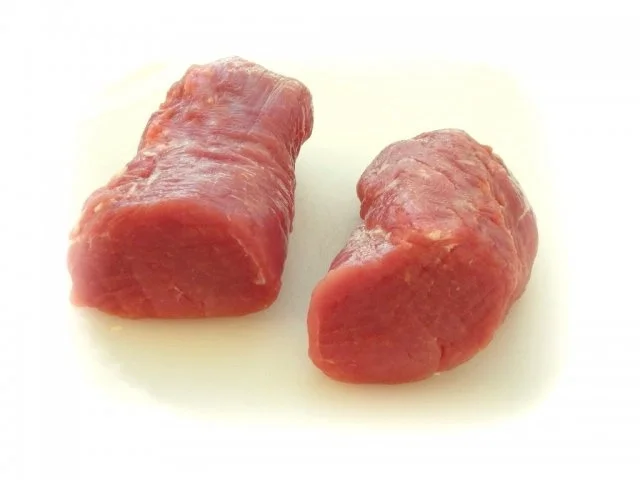 Schweinslungenbraten an Paprikasauce und Safran-Reisbirnen - Rezept - Bild Nr. 3